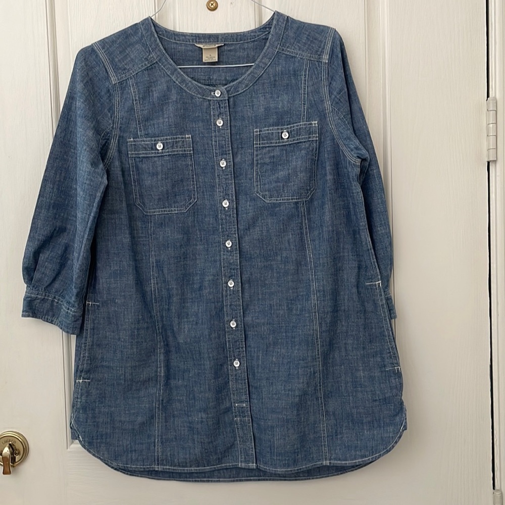 Duluth Trading denim 3/4 sleeve top.